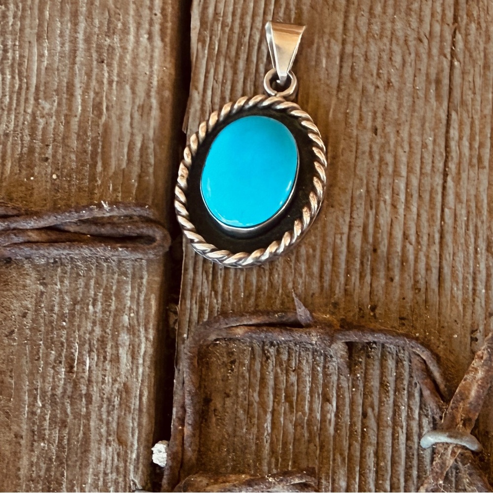 Sterling Silver Turquoise Oval Pendant Necklace - Bright Turquoise